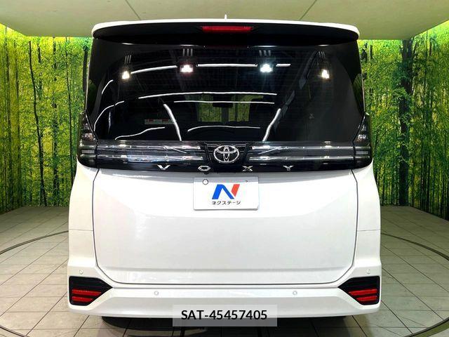 Toyota VOXY 2024-06 8102357-15