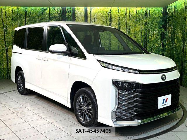 Toyota VOXY 2024-06 8102357-16