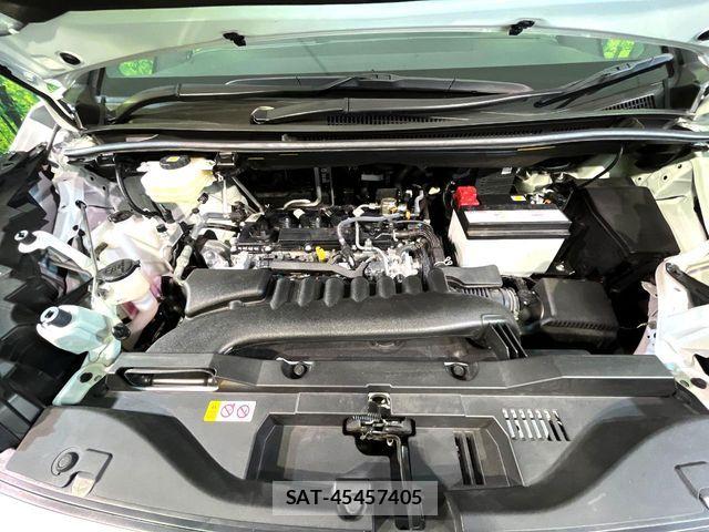 Toyota VOXY 2024-06 8102357-17