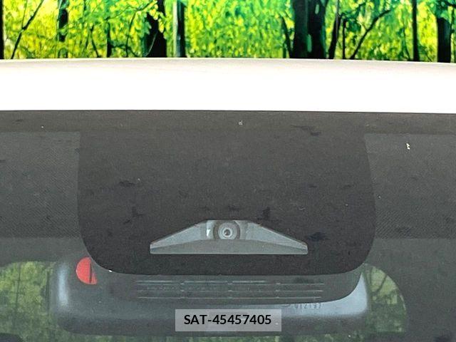 Toyota VOXY 2024-06 8102357-2