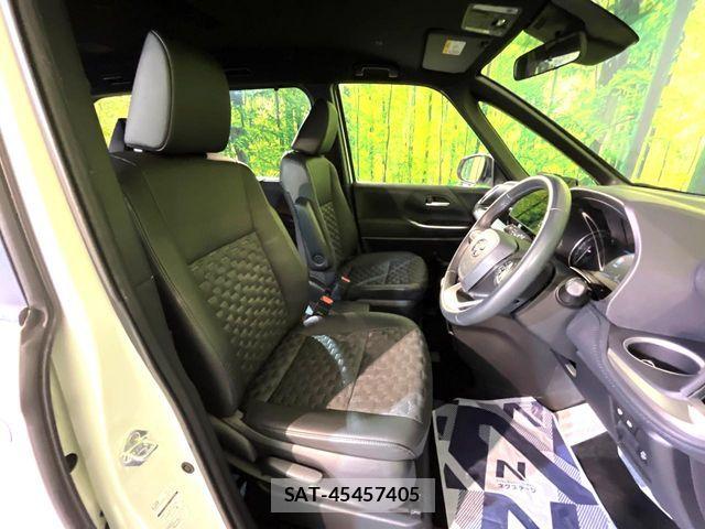 Toyota VOXY 2024-06 8102357-7