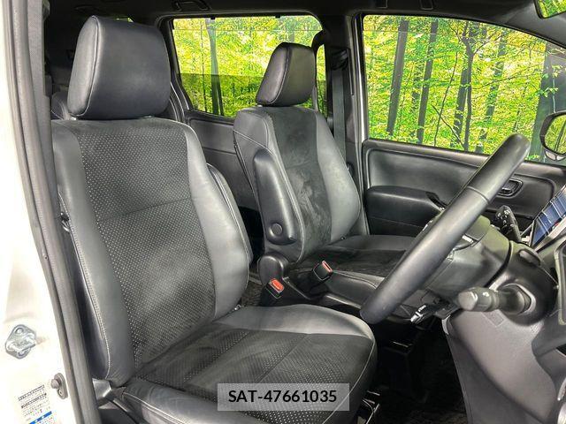 Toyota VOXY 2021-10 8102358-9