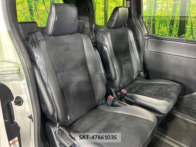 Toyota VOXY 2021-10 8102358-10