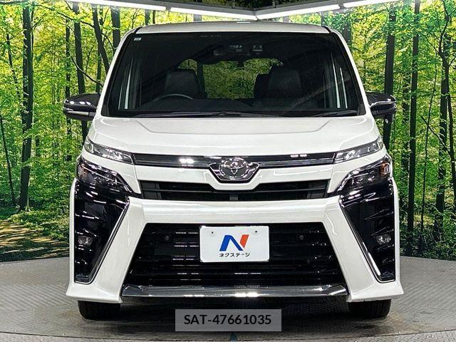 Toyota VOXY 2021-10 8102358-14