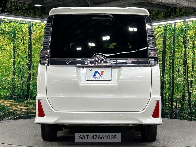 Toyota VOXY 2021-10 8102358-15