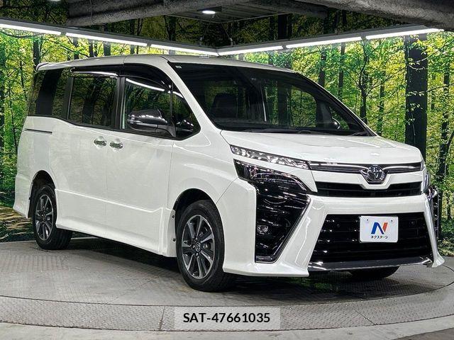 Toyota VOXY 2021-10 8102358-16