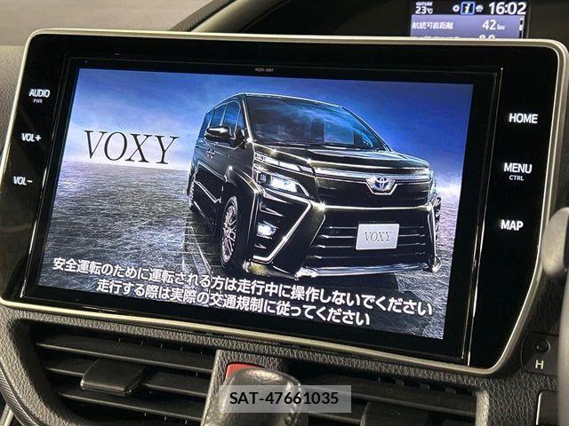 Toyota VOXY 2021-10 8102358-2