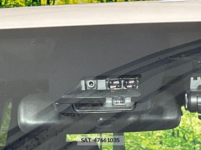 Toyota VOXY 2021-10 8102358-5