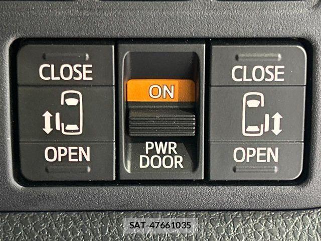 Toyota VOXY 2021-10 8102358-7