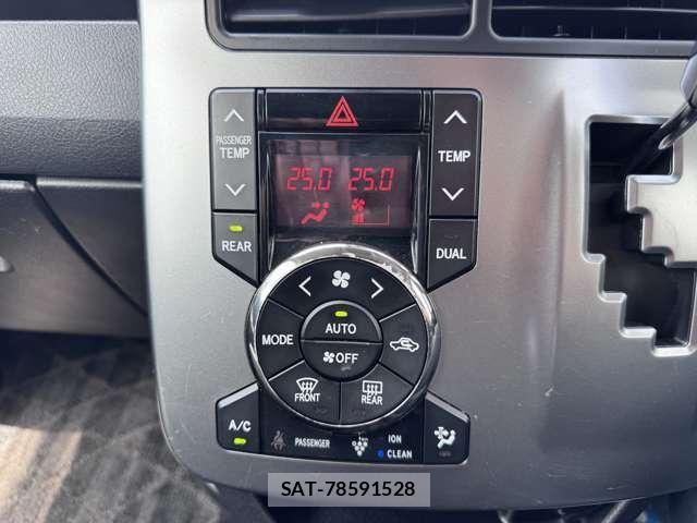 Toyota VOXY 2013-03 8102362-12