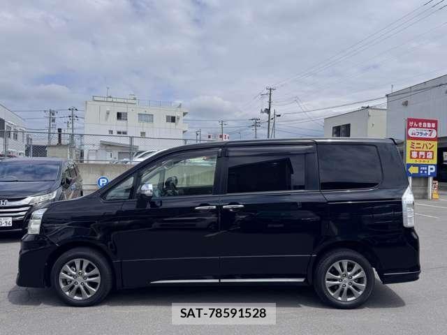 Toyota VOXY 2013-03 8102362-5