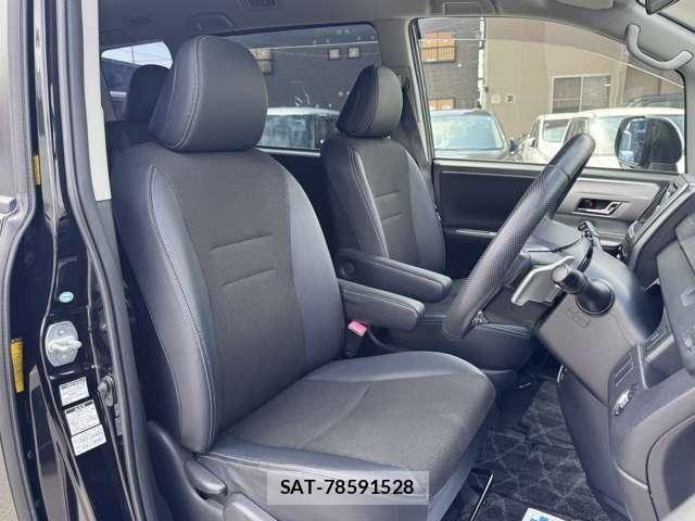 Toyota VOXY 2013-03 8102362-6