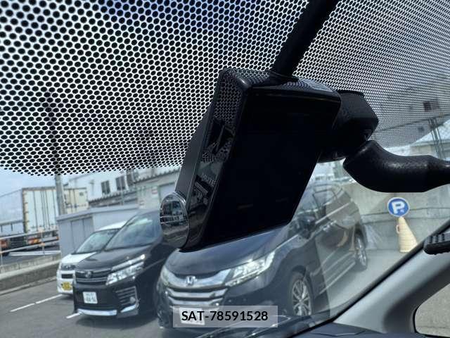 Toyota VOXY 2013-03 8102362-8