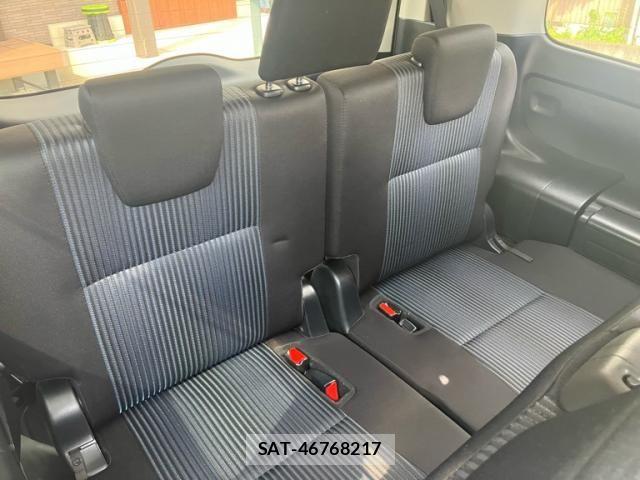 Toyota VOXY 2016-09 8132761-10