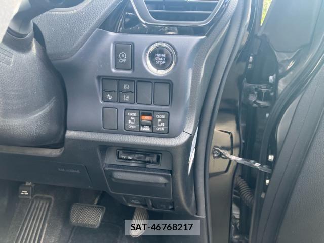 Toyota VOXY 2016-09 8132761-15