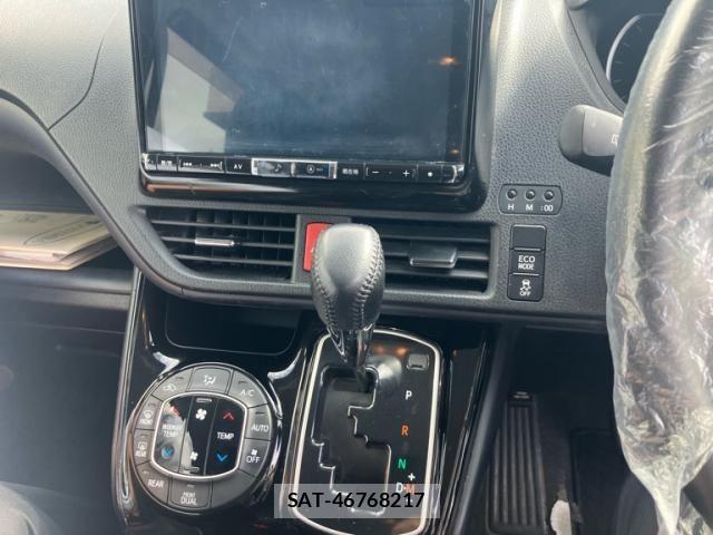 Toyota VOXY 2016-09 8132761-18