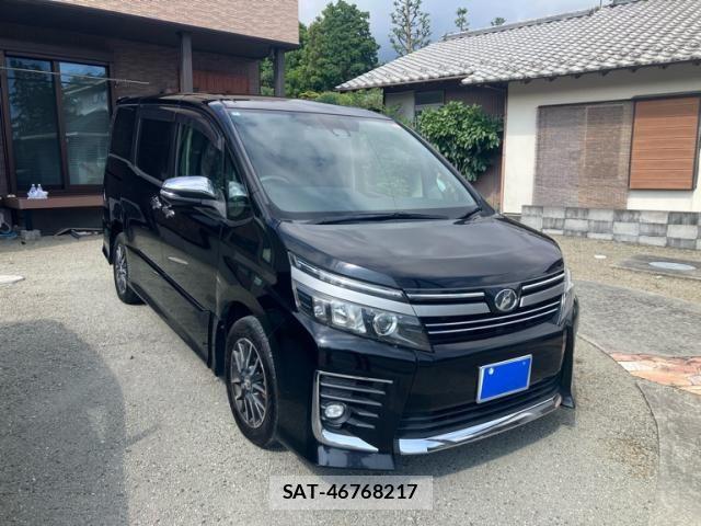 Toyota VOXY 2016-09 8132761-1