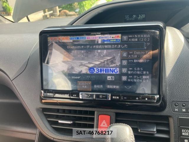 Toyota VOXY 2016-09 8132761-22