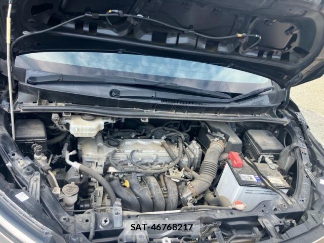 Toyota VOXY 2016-09 8132761-4