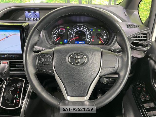 Toyota VOXY 2021-11 8146905-11