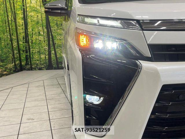 Toyota VOXY 2021-11 8146905-12