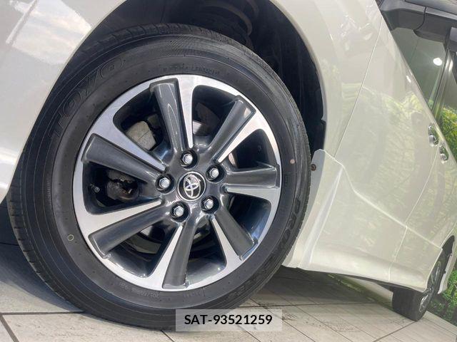 Toyota VOXY 2021-11 8146905-13