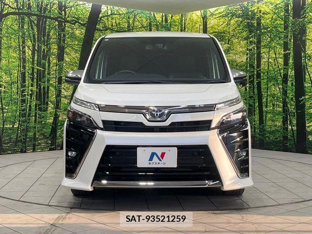 Toyota VOXY 2021-11 8146905-14