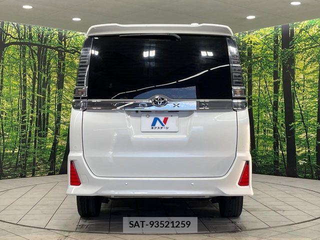 Toyota VOXY 2021-11 8146905-15