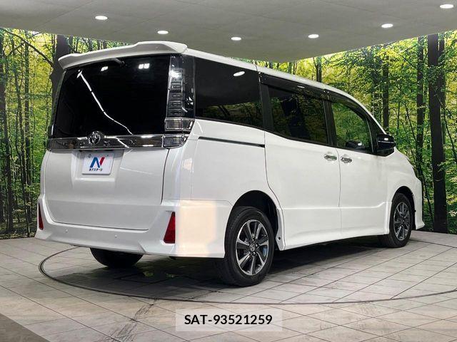 Toyota VOXY 2021-11 8146905-17