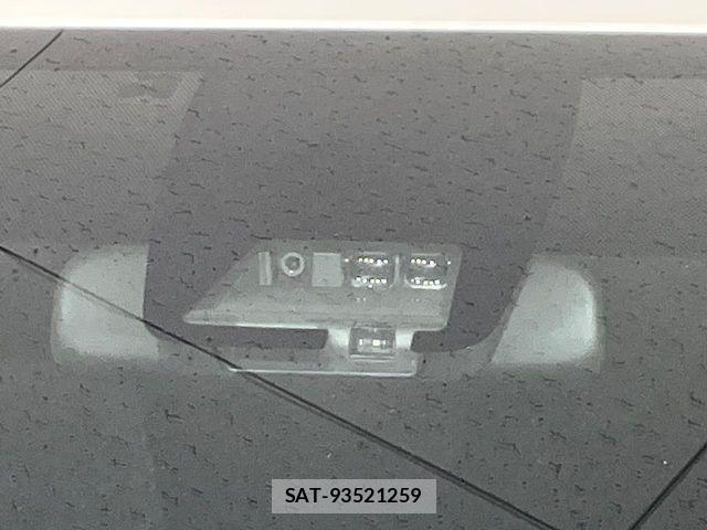 Toyota VOXY 2021-11 8146905-6