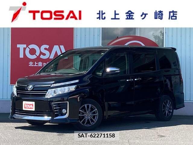 Toyota VOXY 2015-06 8210756-0