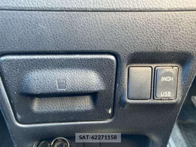Toyota VOXY 2015-06 8210756-10