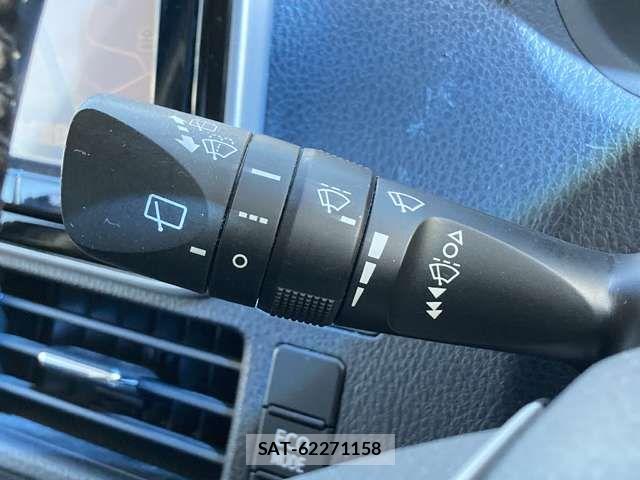 Toyota VOXY 2015-06 8210756-13