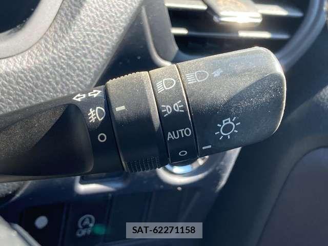 Toyota VOXY 2015-06 8210756-14