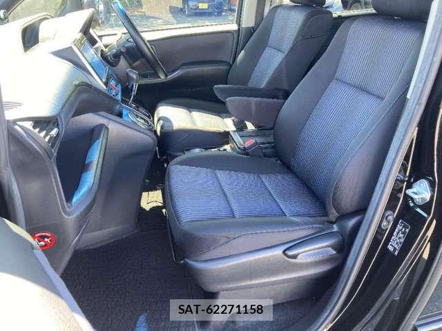 Toyota VOXY 2015-06 8210756-19