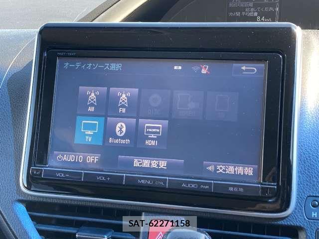 Toyota VOXY 2015-06 8210756-7