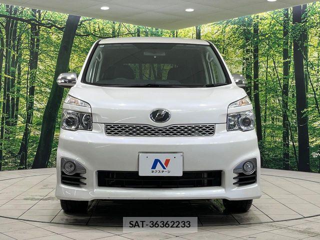 Toyota VOXY 2012-07 8210757-14
