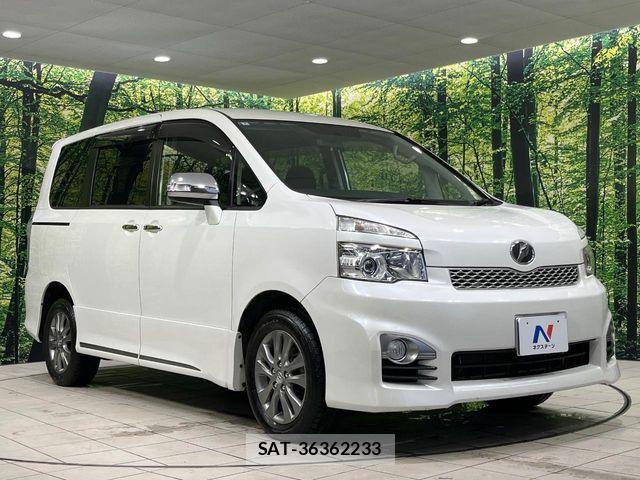 Toyota VOXY 2012-07 8210757-16