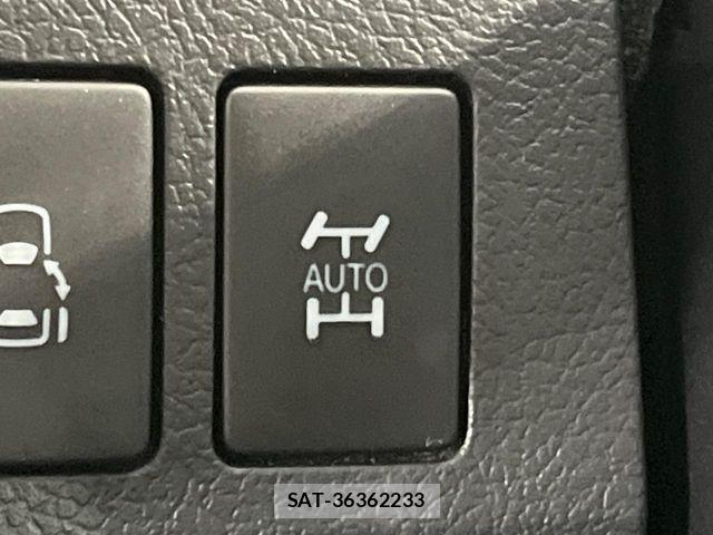 Toyota VOXY 2012-07 8210757-2