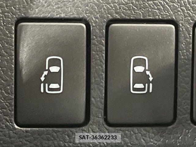 Toyota VOXY 2012-07 8210757-4