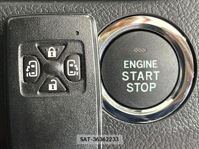 Toyota VOXY 2012-07 8210757-6