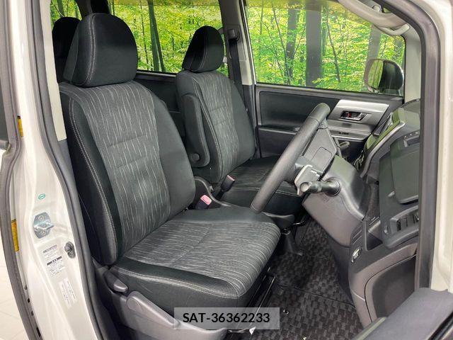 Toyota VOXY 2012-07 8210757-7
