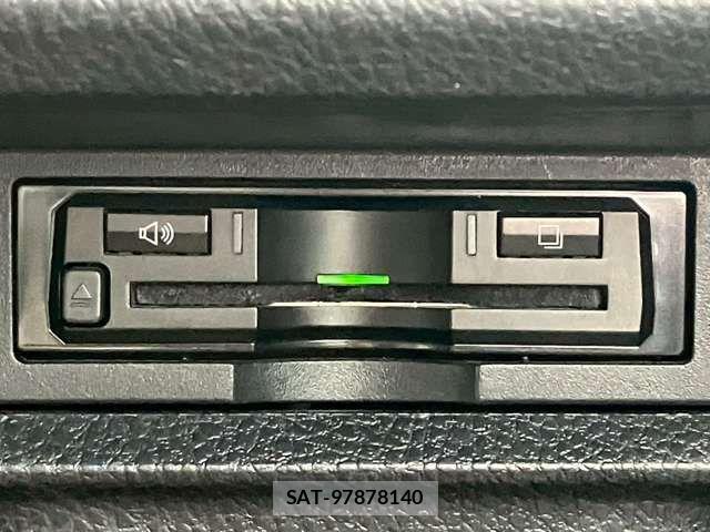 Toyota VOXY 2014-08 8232201-6