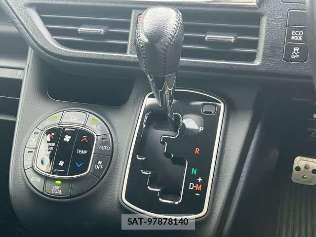 Toyota VOXY 2014-08 8232201-7