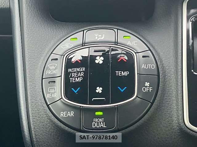 Toyota VOXY 2014-08 8232201-8