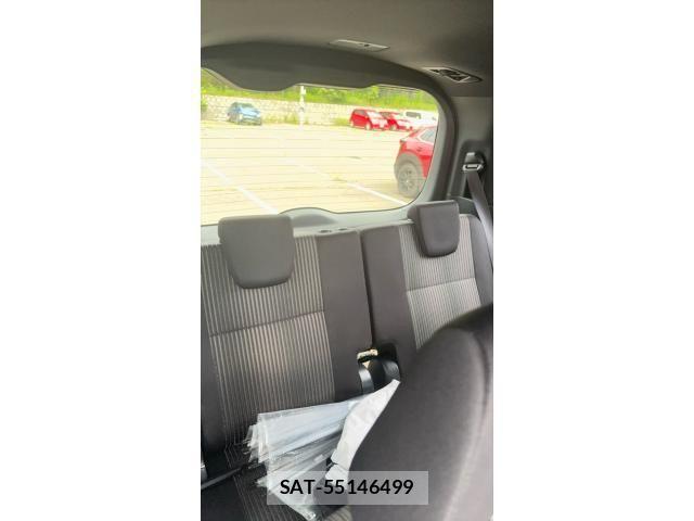 Toyota VOXY 2019-03 8232204-9