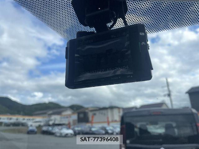 Toyota VOXY 2014-06 8246996-13