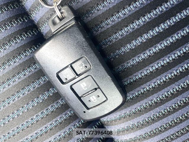 Toyota VOXY 2014-06 8246996-16
