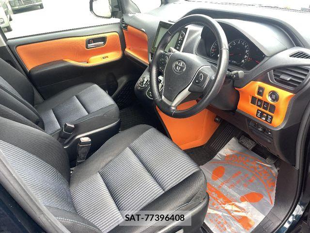 Toyota VOXY 2014-06 8246996-5
