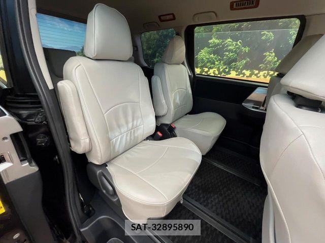 Toyota VOXY 2011-06 8246998-10